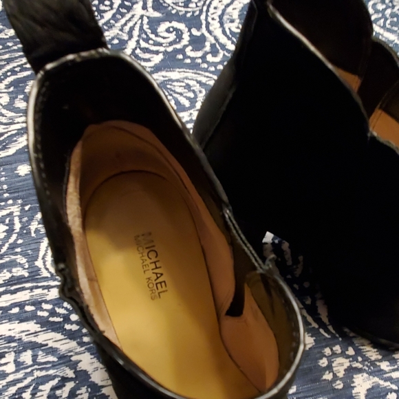 Michael Kors leather suede distressed booties - Picture 2 of 7